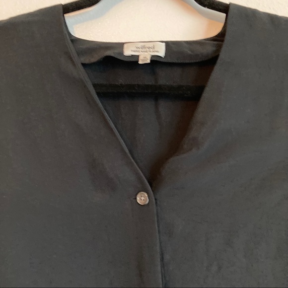 Wilfred Black V Neck Pin-tuck Button Down Blouse - Picture 6 of 13
